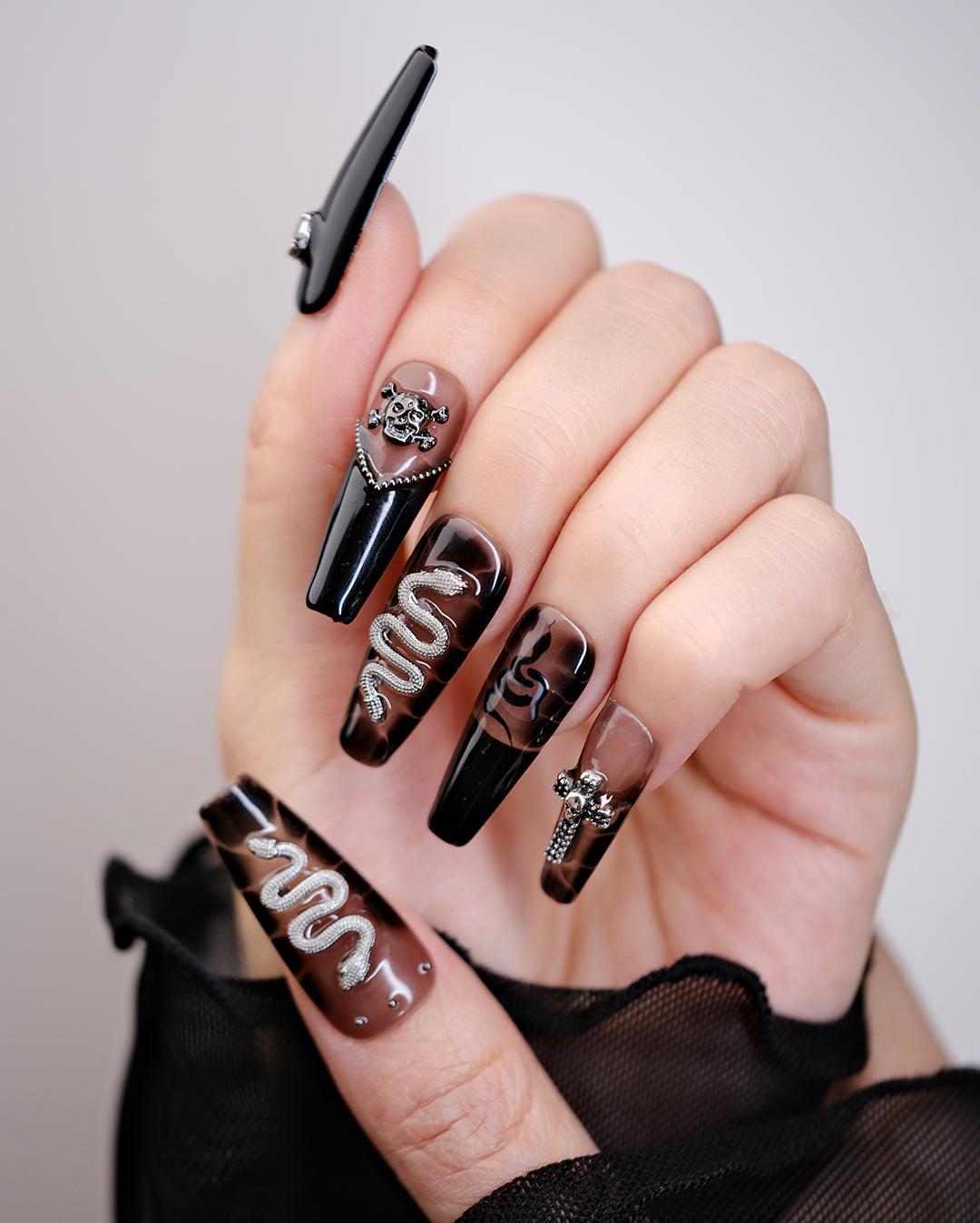 Black Gothic Snake & Skull Press-On Nails – Handmade Dark Glam Nail Art | FDA-Approved