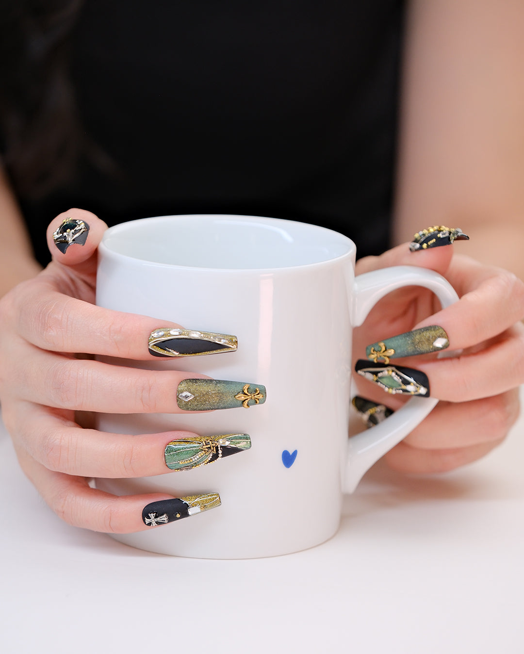 Emerald Green & Gold Royal Press-On Nails – Handmade Gothic Luxury Nail Art | FDA-Approved